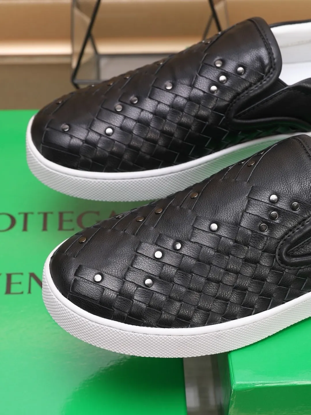 Men's men's shoes 💰Men's shoes 💰540💰🔥[BV] series of top purchasing agents 🔍Imported first-layer cowhide woven surface, cowhide foot pads lining environmentally friendly ♻️Does not fade, 💪Sole: Rubber combination original factory special original outsole ⚠Original and single goods 🔍🔍You can come in and out at will, welcome to compare ⚠Number of sizes: 38-44
